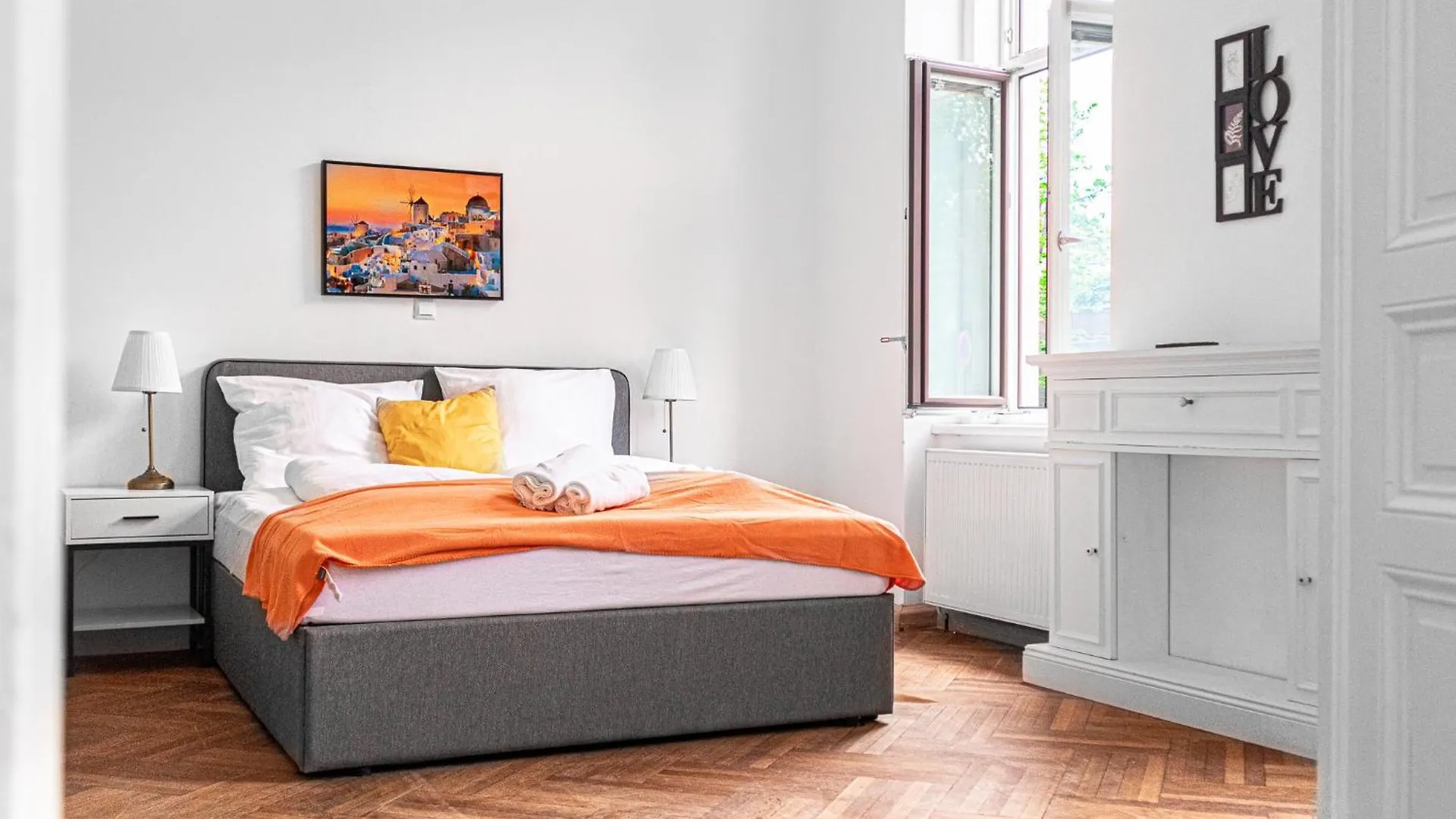 Cozy 2Br Apt With Tv & Netflix, Steps From Akh Vienna