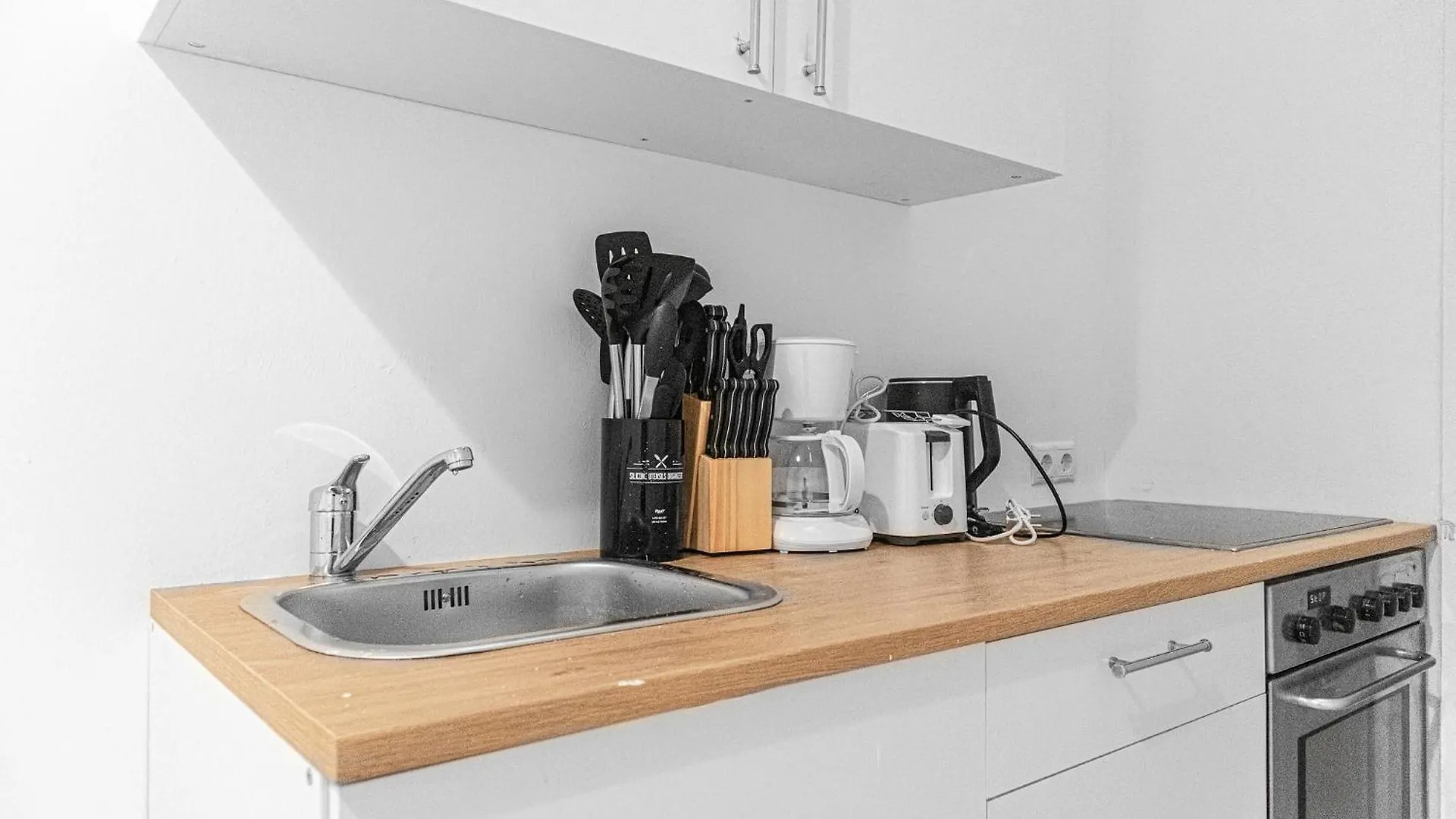 Apartment Cozy 2Br Apt With Tv & Netflix, Steps From Akh Vienna