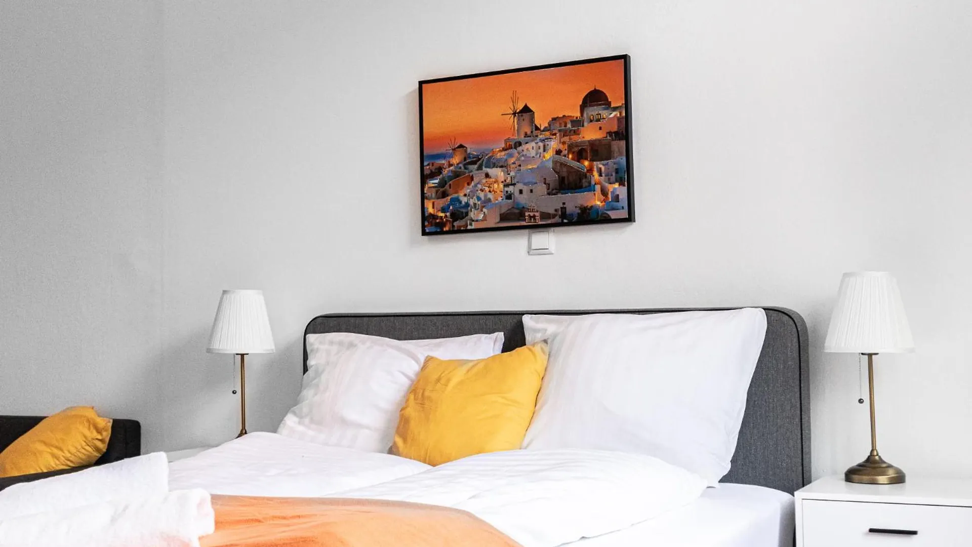 Cozy 2Br Apt With Tv & Netflix, Steps From Akh Vienna