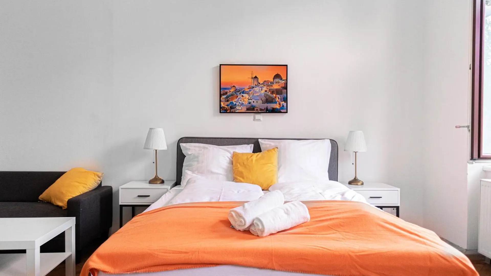 Cozy 2Br Apt With Tv & Netflix, Steps From Akh Vienna 0*,