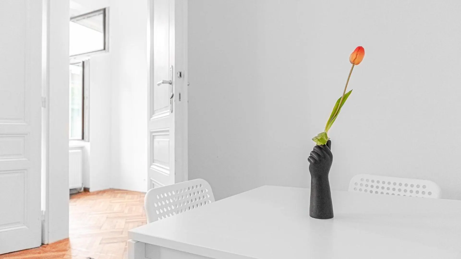 Apartment Cozy 2Br Apt With Tv & Netflix, Steps From Akh Vienna Austria
