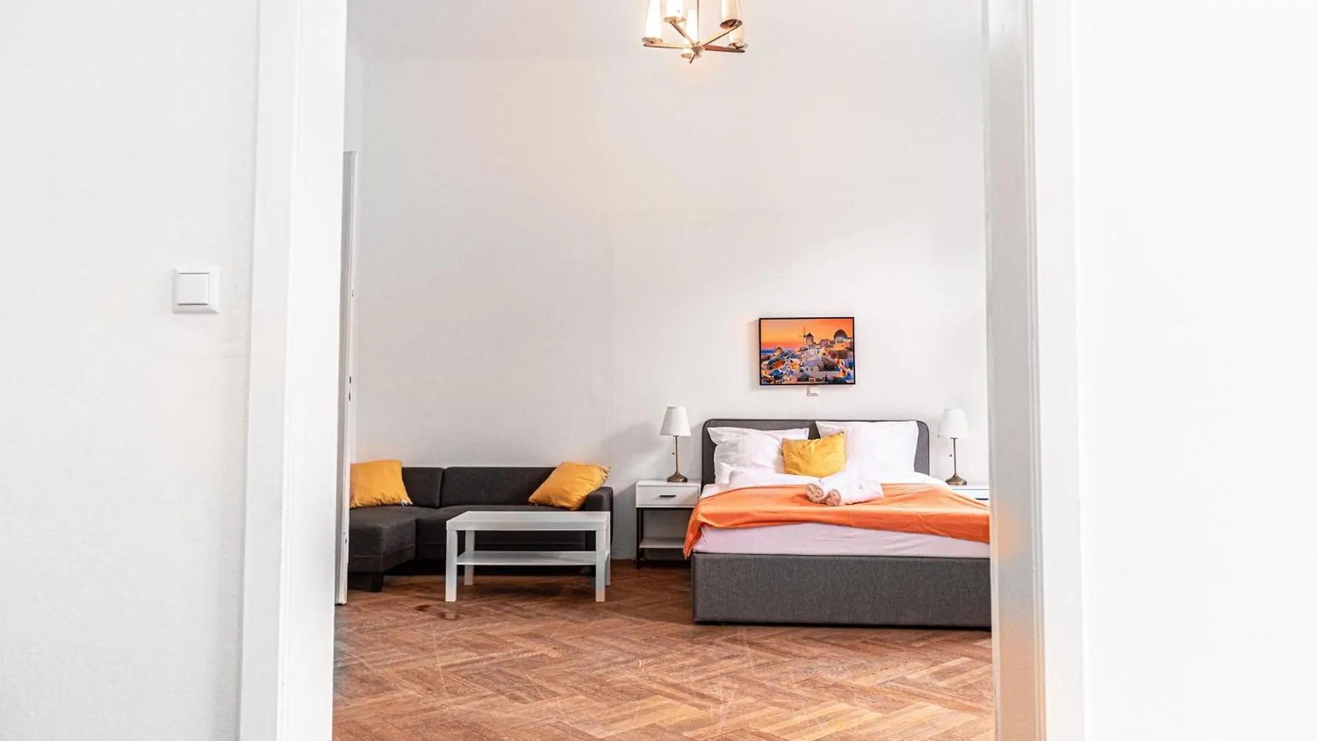 Cozy 2Br Apt With Tv & Netflix, Steps From Akh Vienna Apartment
