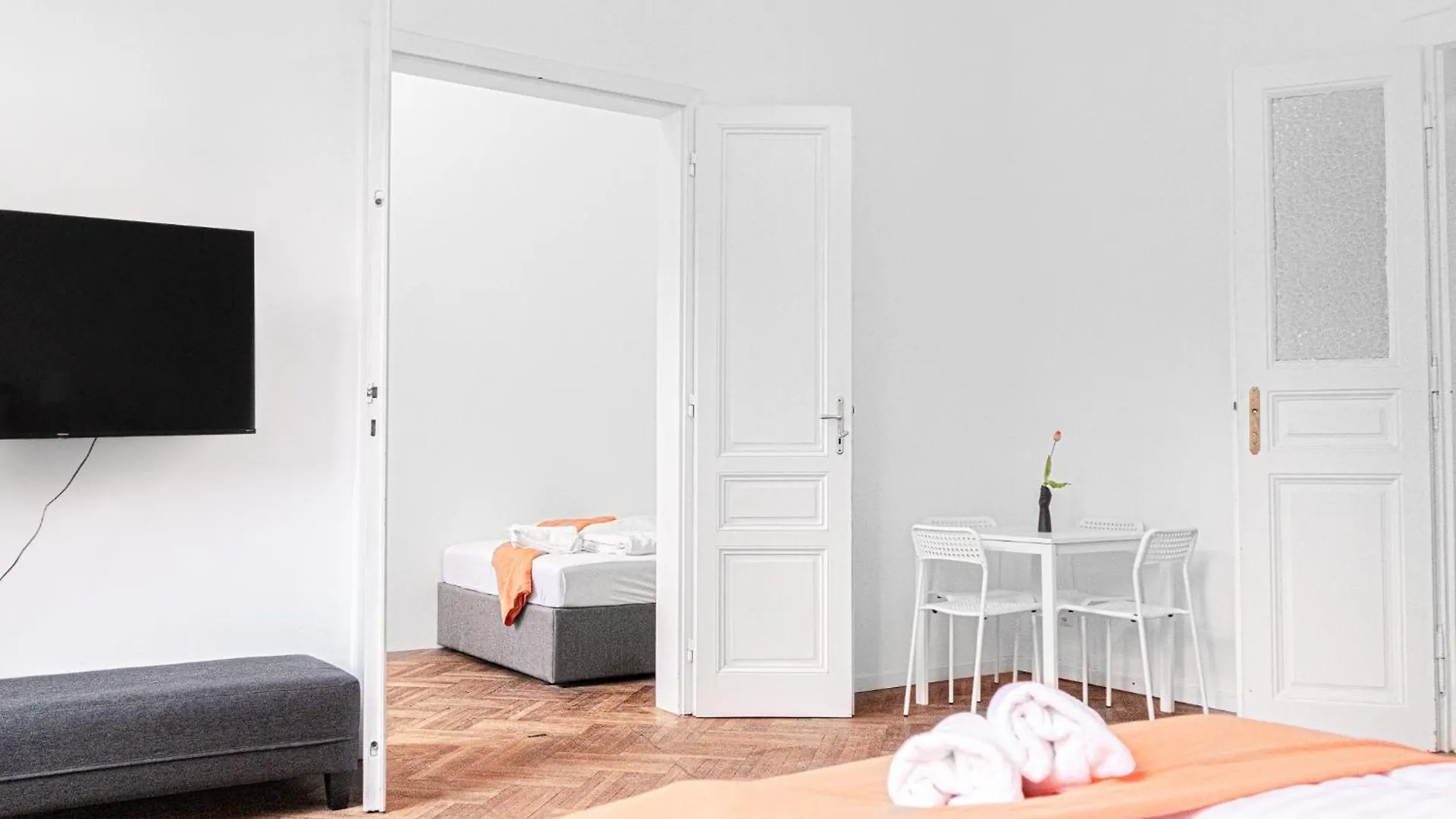 Cozy 2Br Apt With Tv & Netflix, Steps From Akh Vienna Apartment